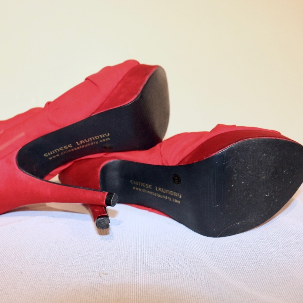 Chinese Laundry Red Ruched Peep Toe Satin Heels - Picture 8 of 8